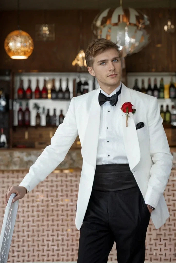 Men Elegant Tuxedo White Blazer Formal Event Jacket & Groom Wear Coat Prom Night Blazer
